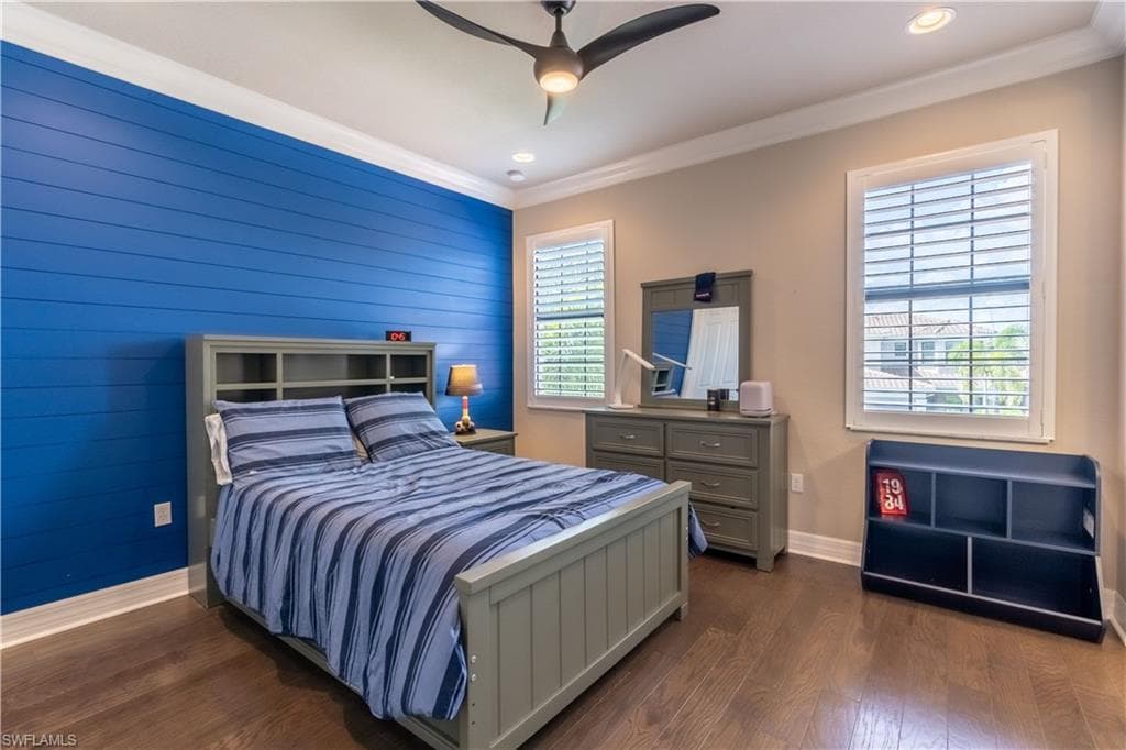 4347 Aurora ST-22