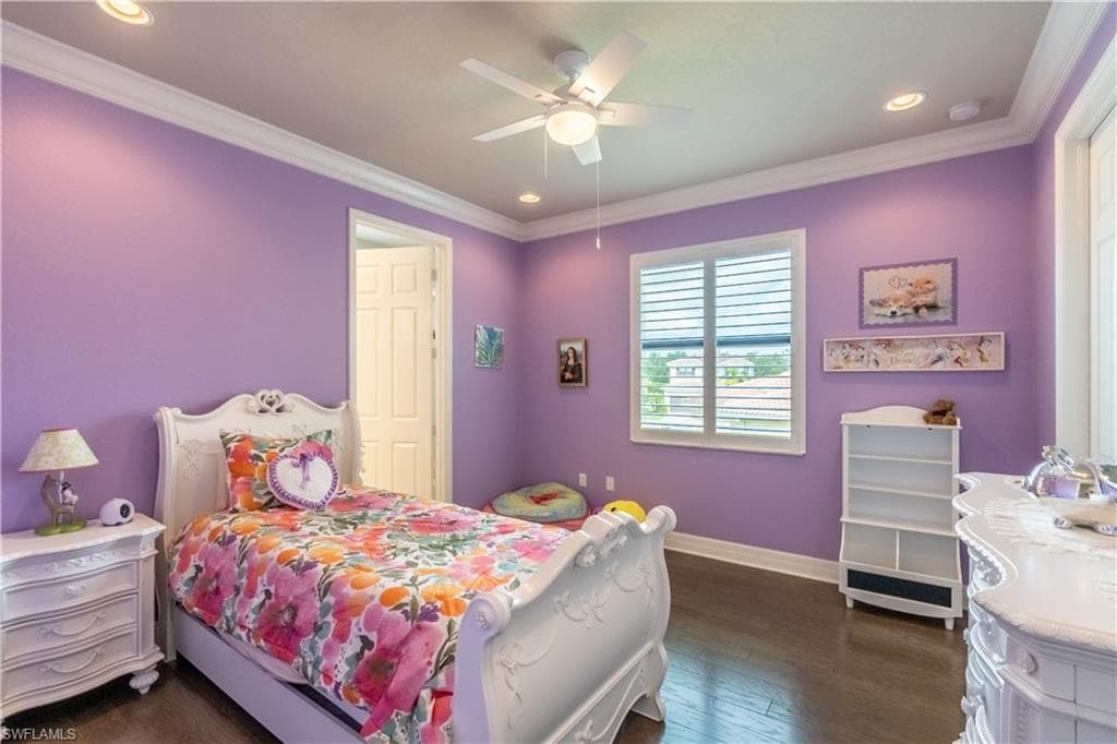 4347 Aurora ST-24