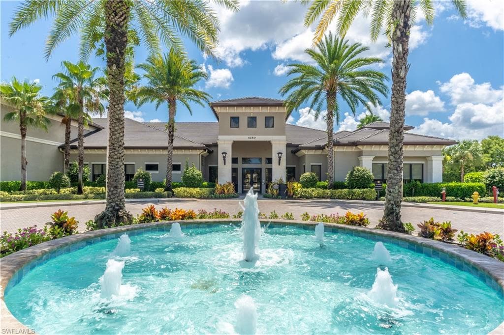 4347 Aurora ST-39