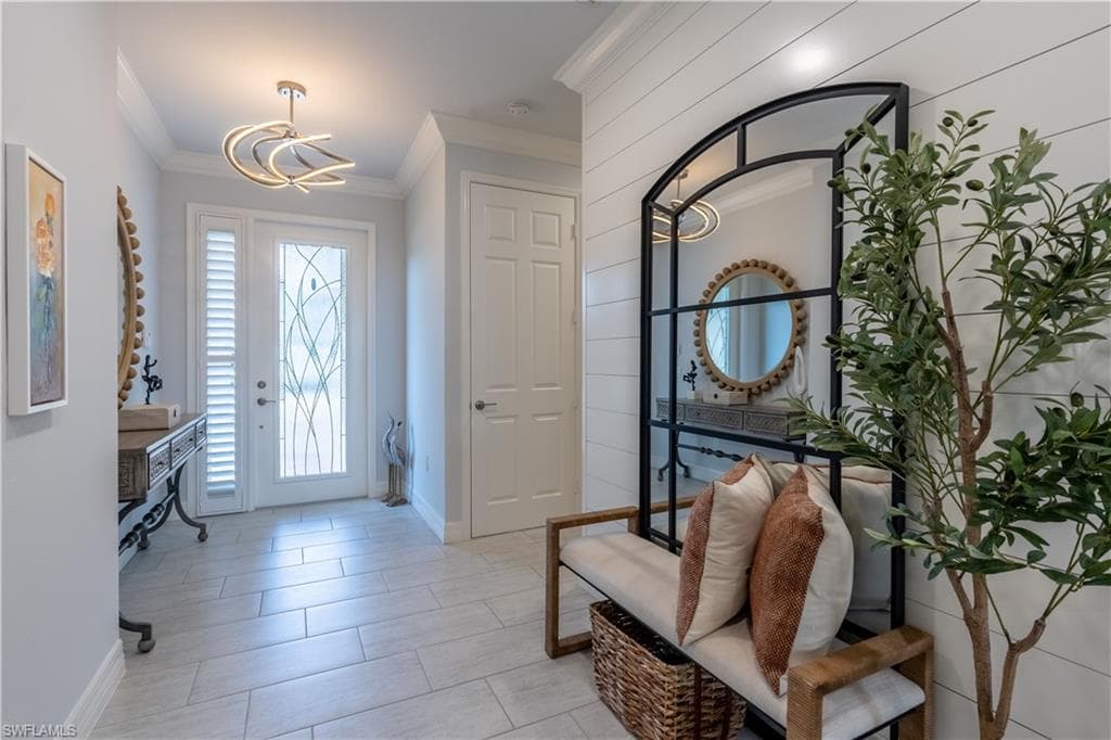 4347 Aurora ST-4