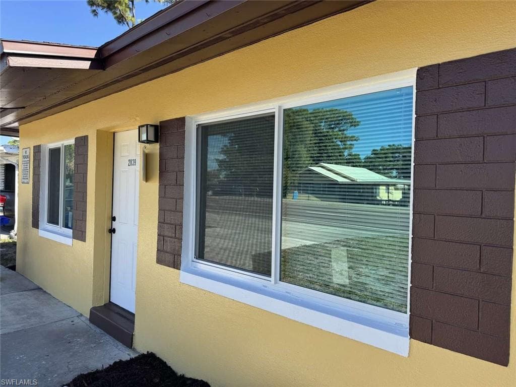 2839/2841 Evans AVE-2