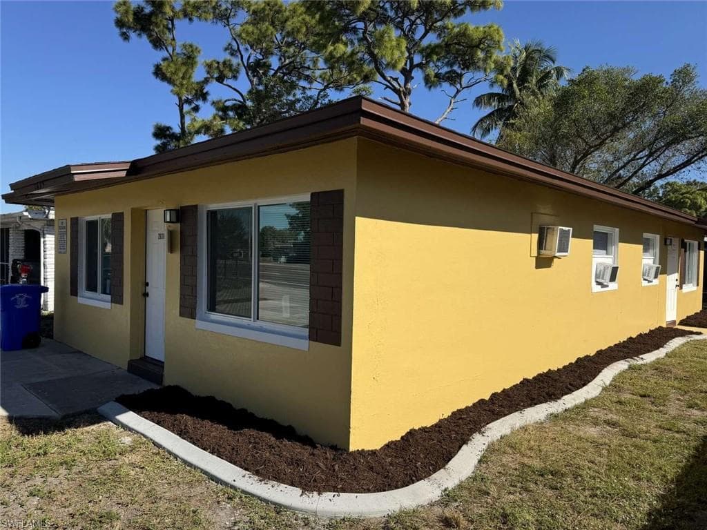 2839/2841 Evans AVE-3