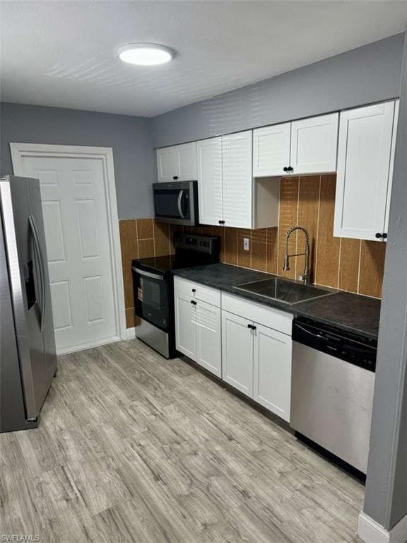2839/2841 Evans AVE-5