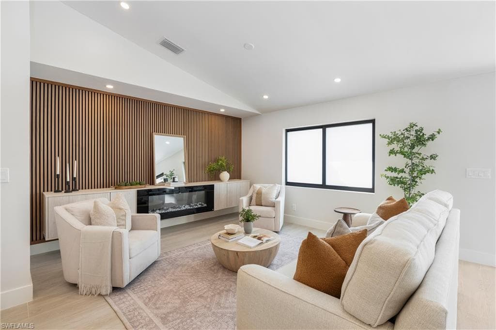 5105 Berkeley DR-16
