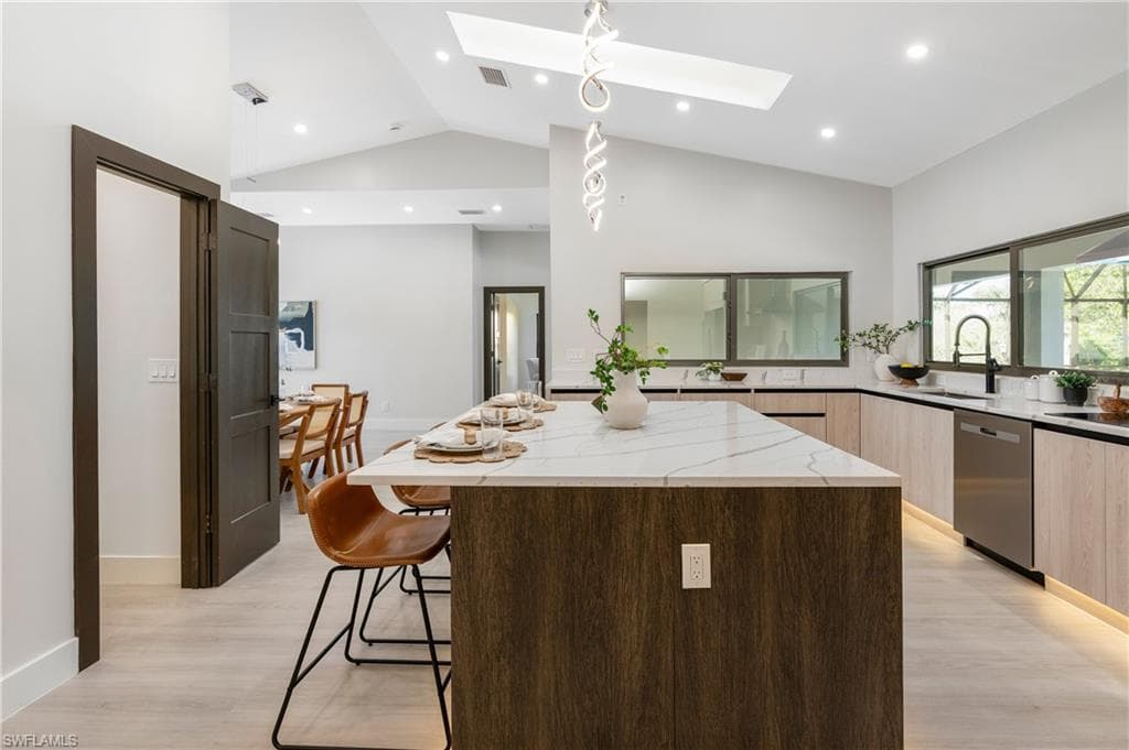 5105 Berkeley DR-24