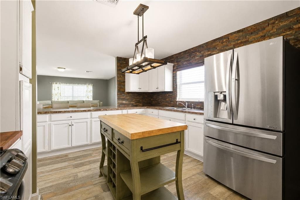10365 Canal Brook LN-9