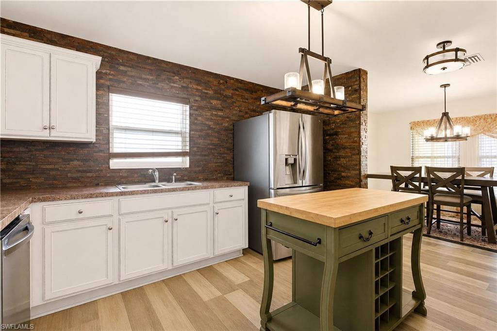 10365 Canal Brook LN-11