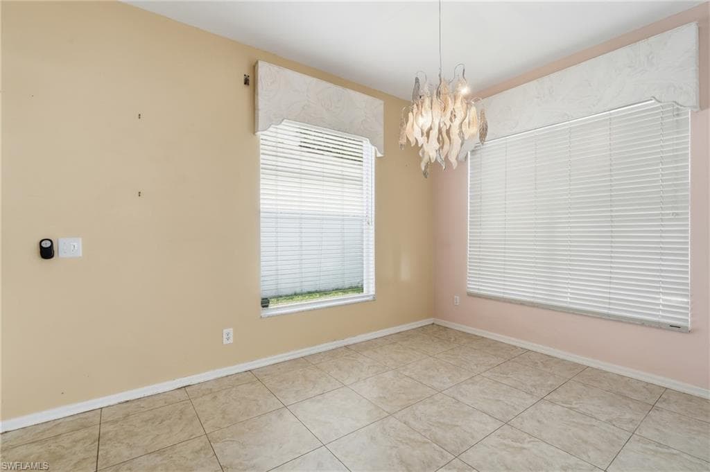 295 Stanhope CIR-16