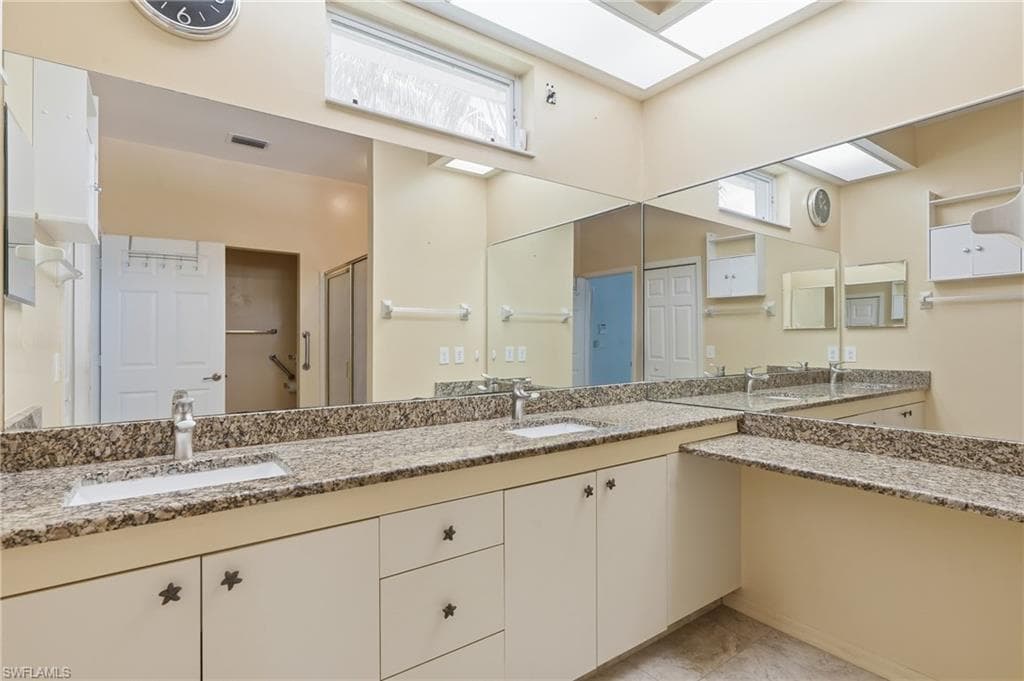 295 Stanhope CIR-25