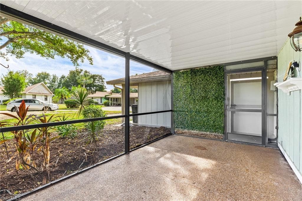 4277 Island CIR 1-16