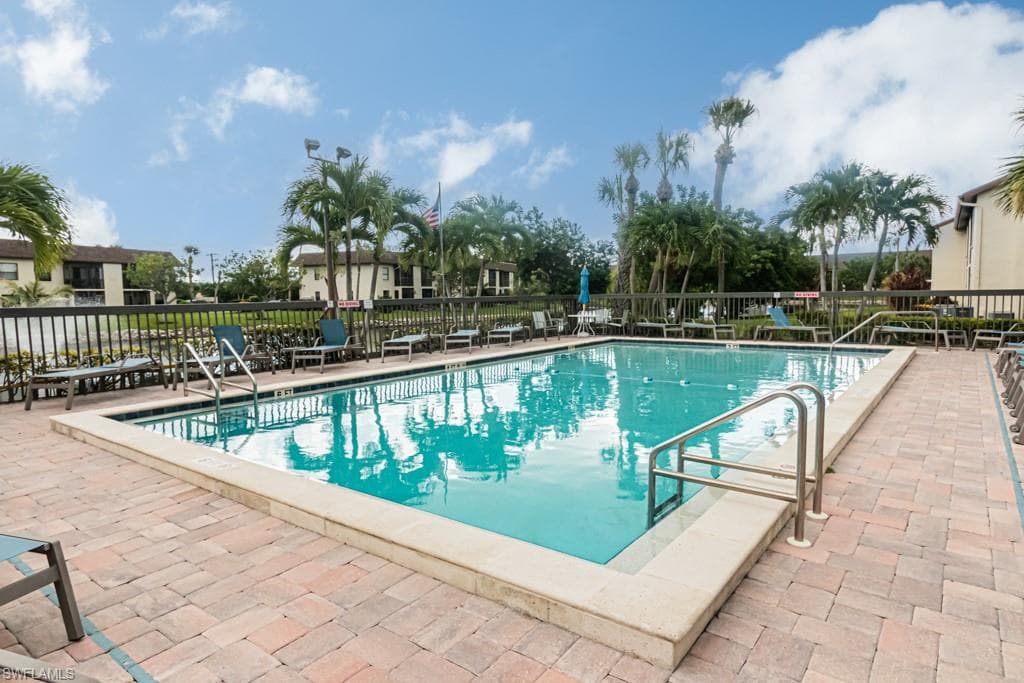 9275 Lake Park DR 204-1