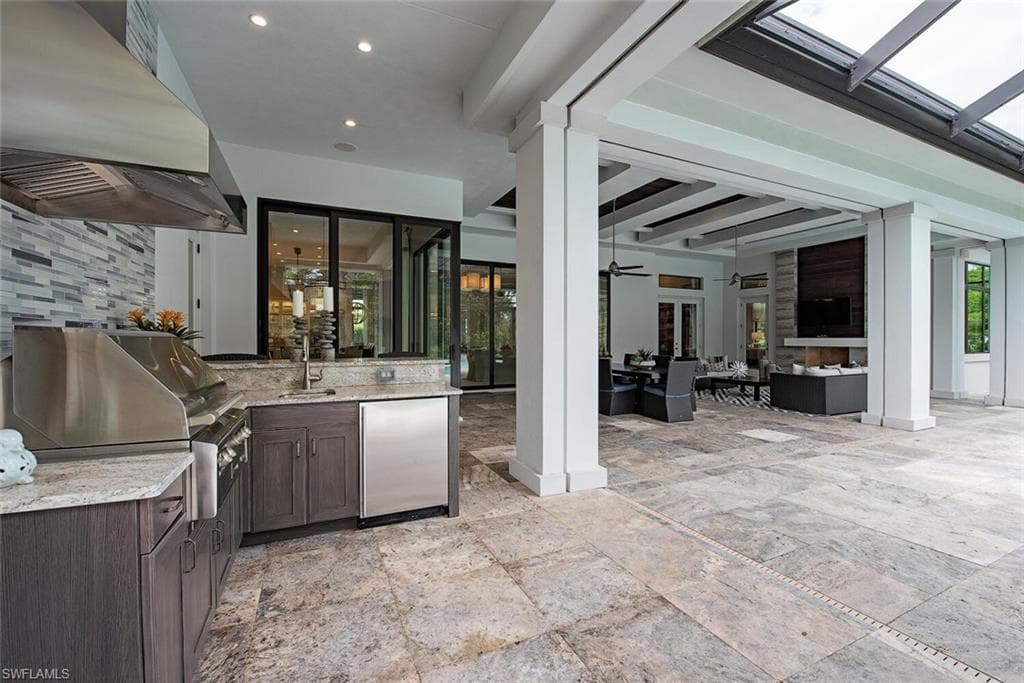 179 Mahogany DR-7