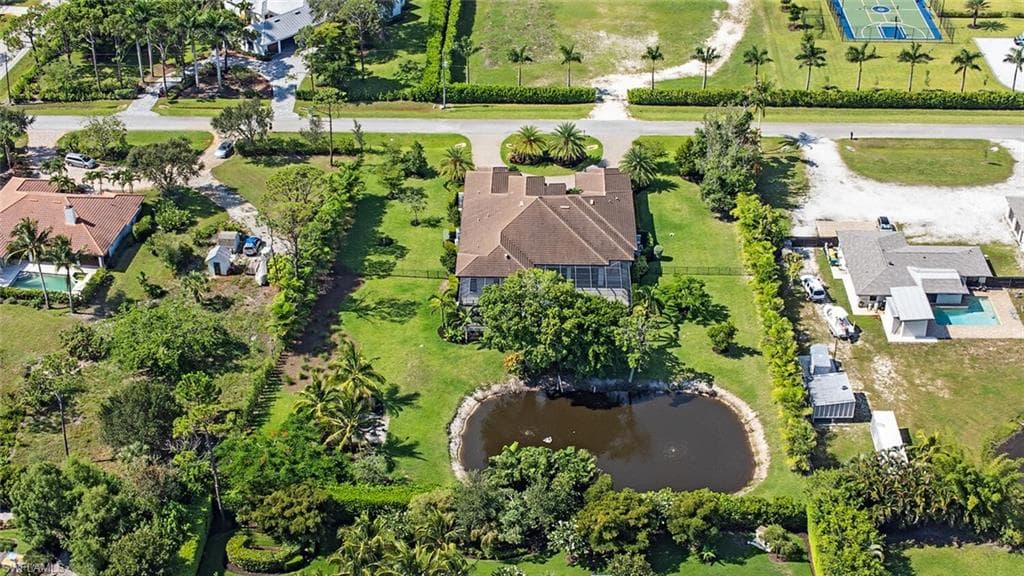 179 Mahogany DR-18