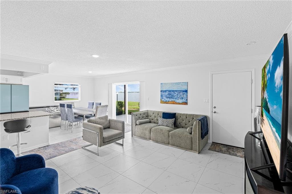 3225 E Riverside DR 34C-6