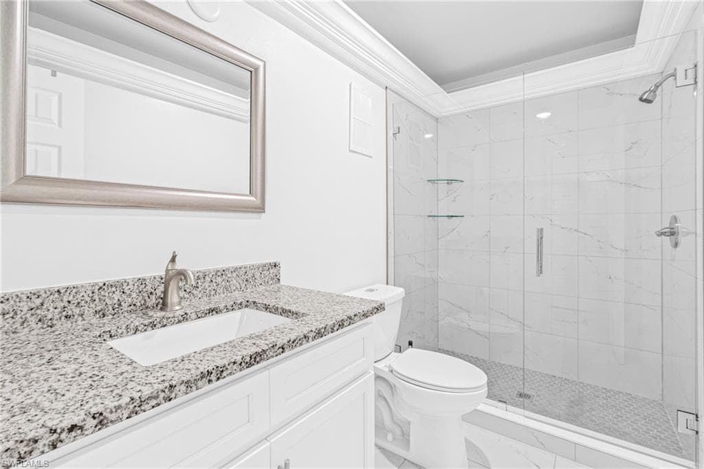 3225 E Riverside DR 34C-13