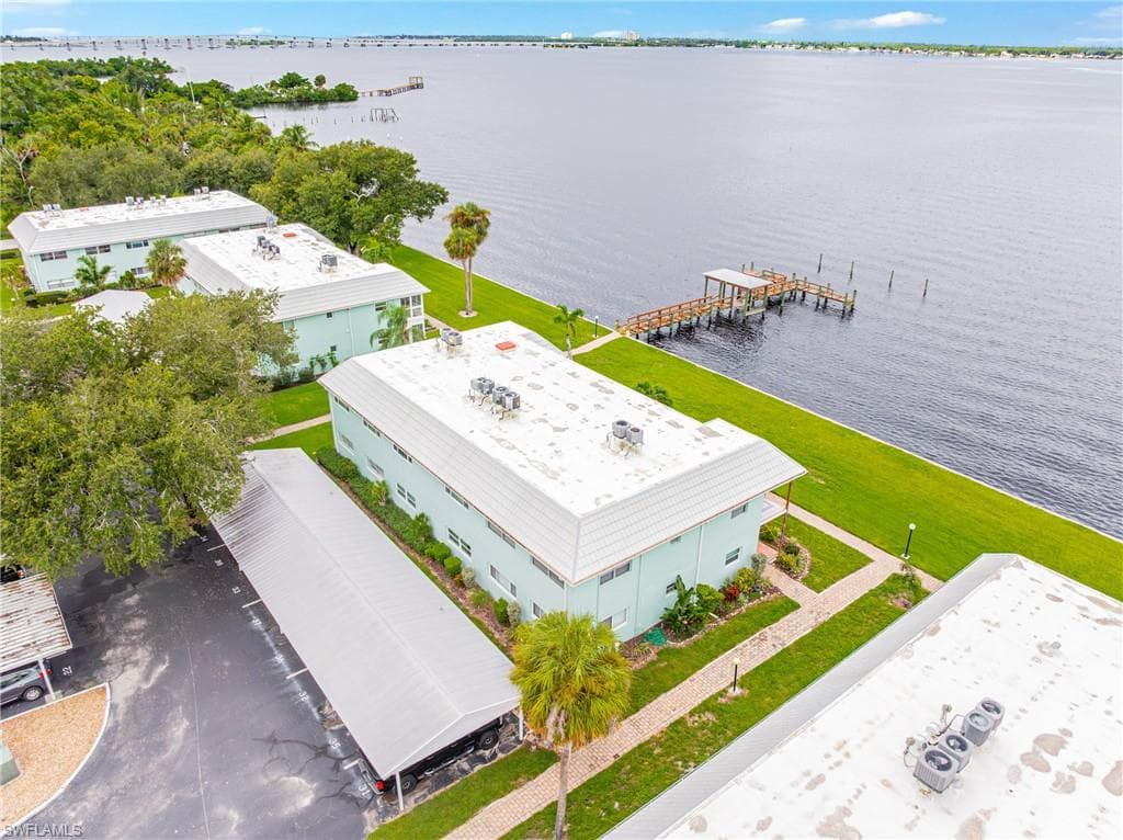 3225 E Riverside DR 34C-1