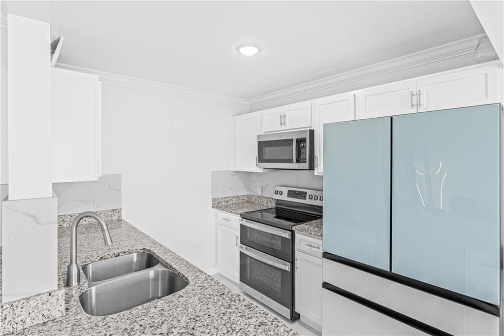 3225 E Riverside DR 34C-9