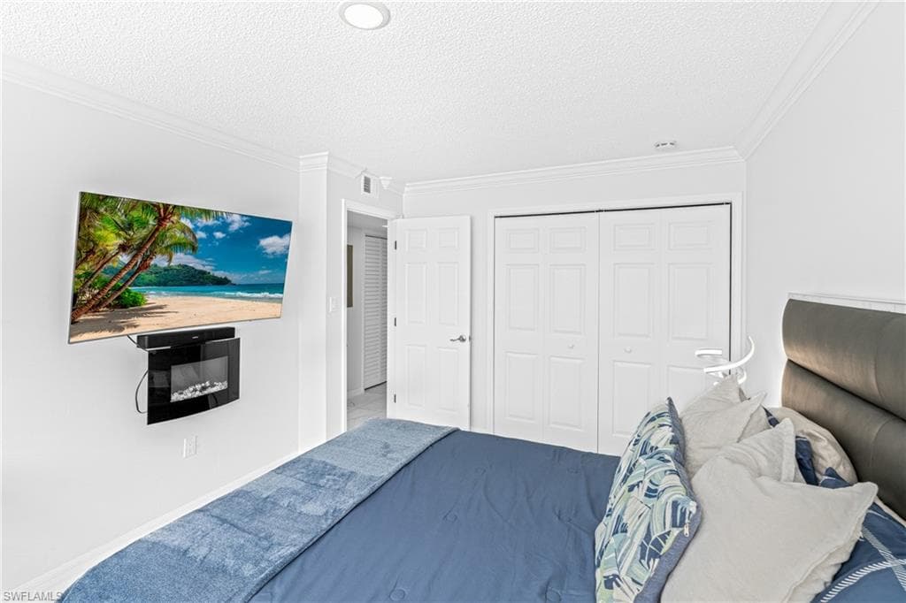 3225 E Riverside DR 34C-15