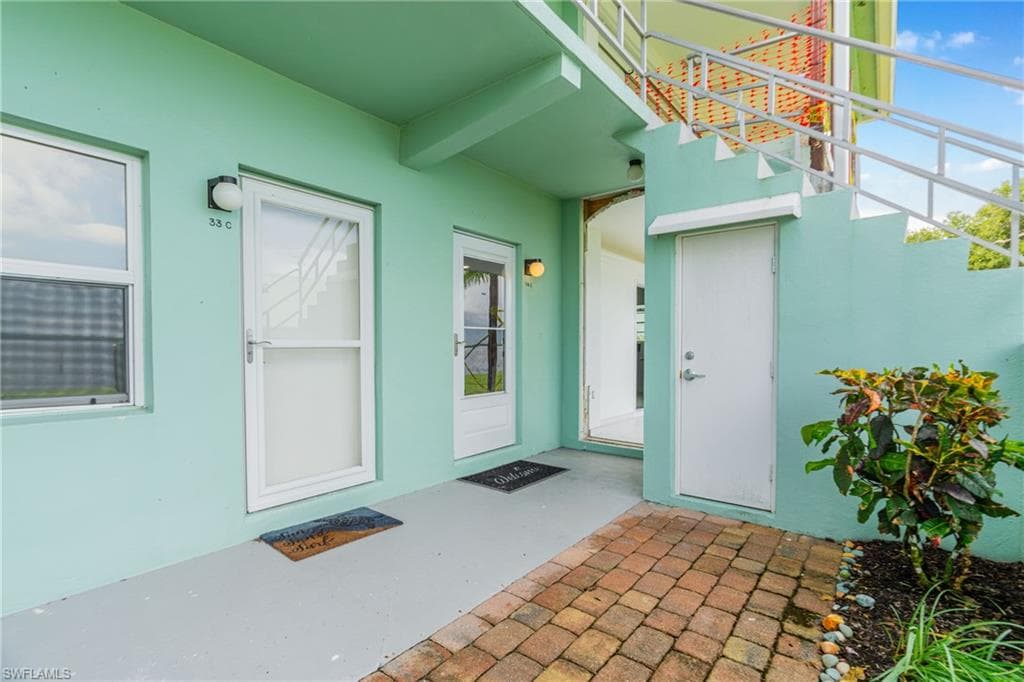 3225 E Riverside DR 34C-19