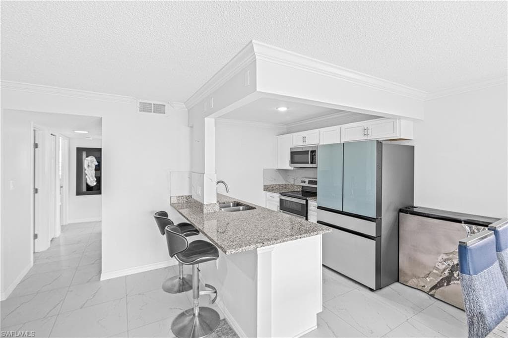 3225 E Riverside DR 34C-8