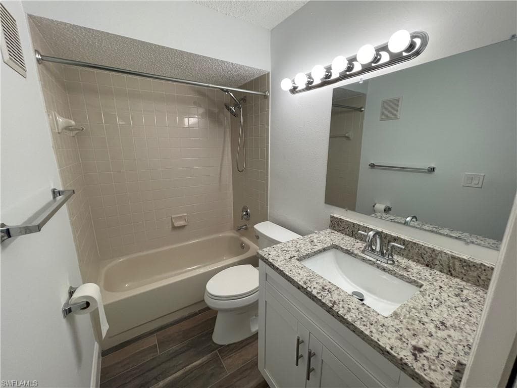 2190 Arbour Walk CIR 2216-17