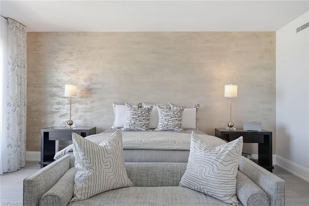 13665 Vanderbilt DR 603-18
