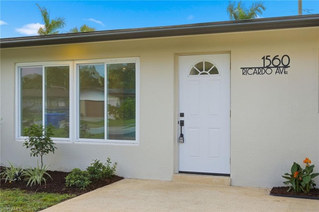 1560 Ricardo AVE-1