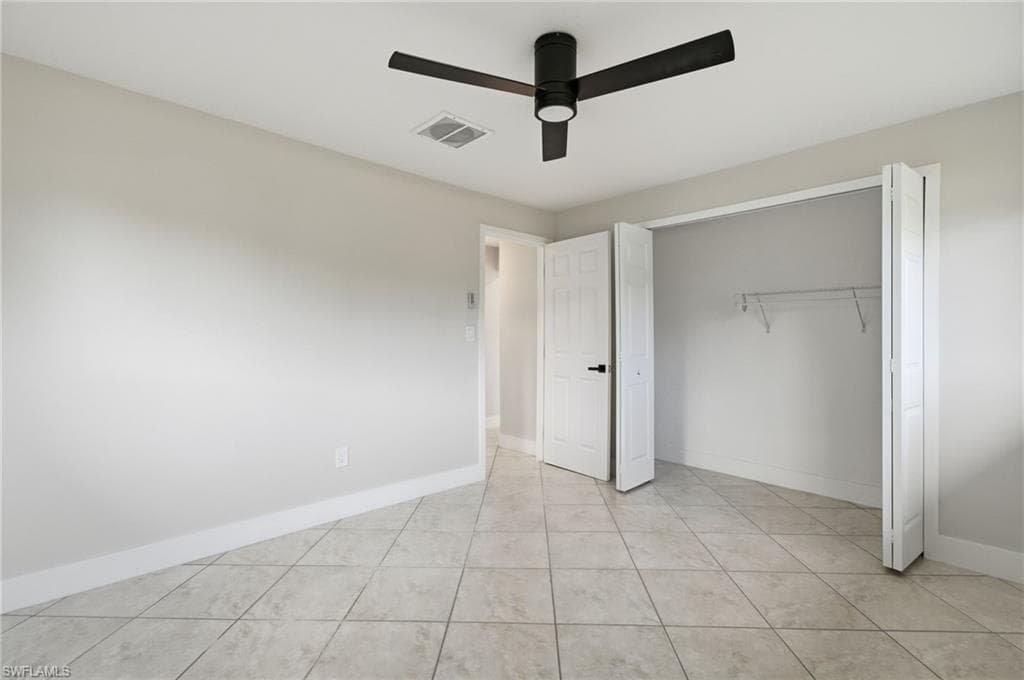 1560 Ricardo AVE-10