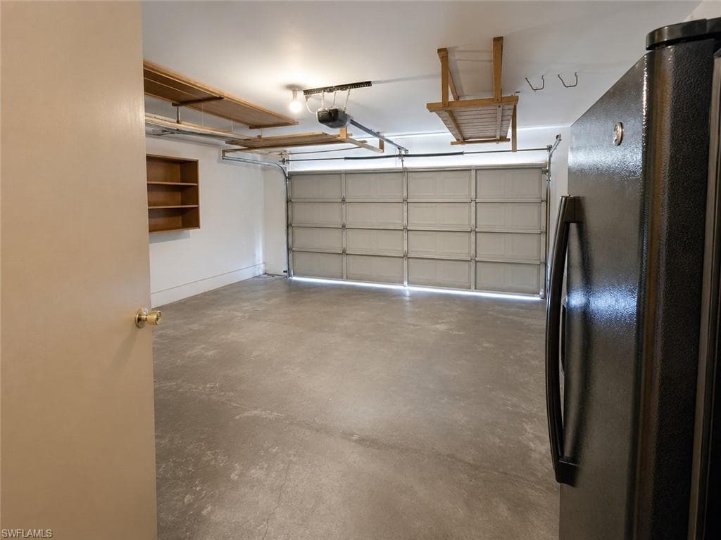 4210 CINDY AVE-11
