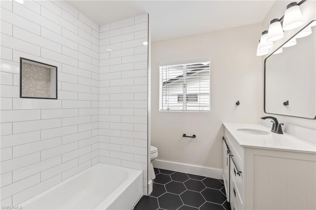 1342 Alhambra DR-13