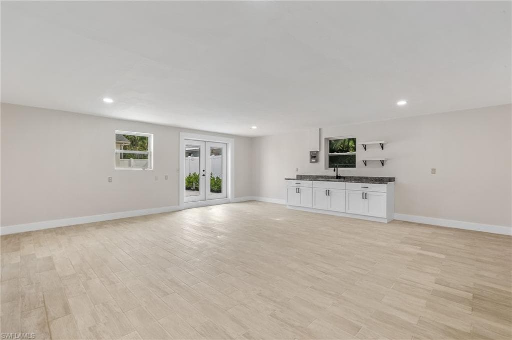 1342 Alhambra DR-16