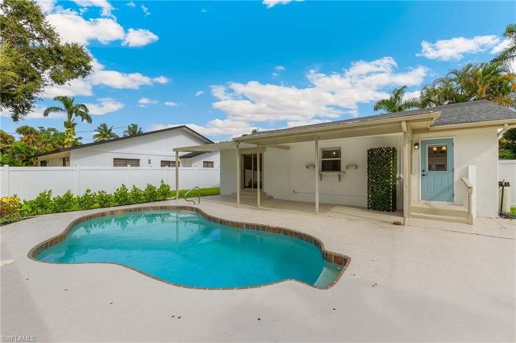 1342 Alhambra DR-3