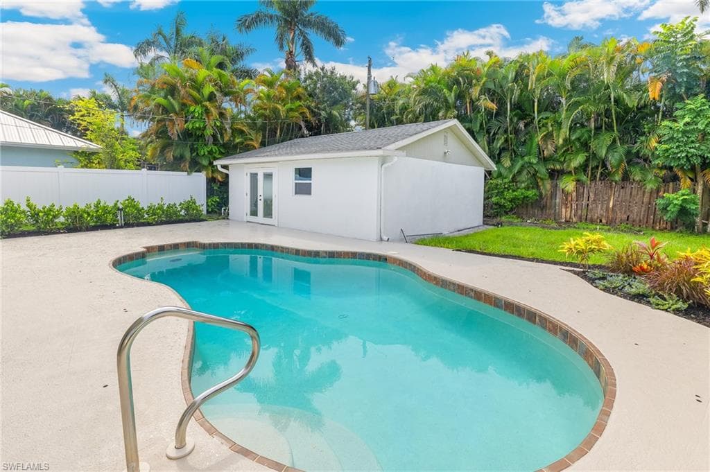 1342 Alhambra DR-14