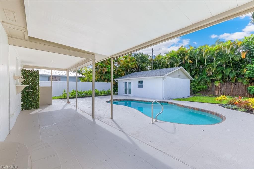 1342 Alhambra DR-15