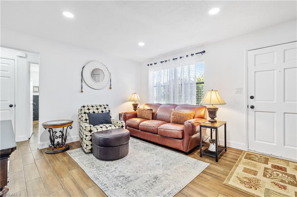1643 Ricardo AVE-6