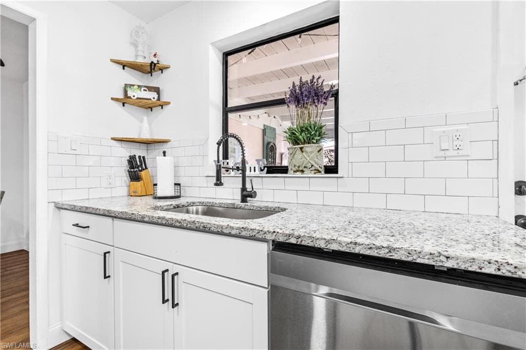 1643 Ricardo AVE-13