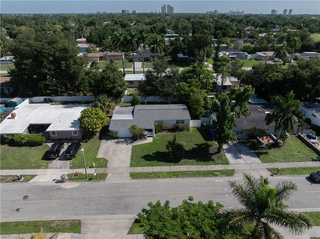 1643 Ricardo AVE-32