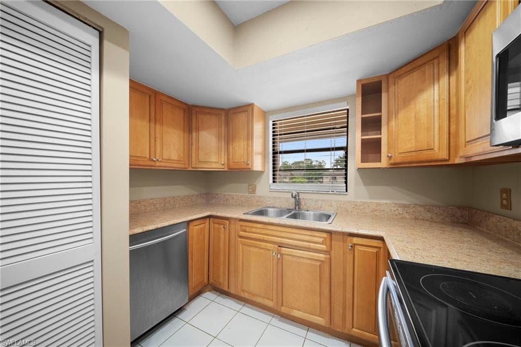195 Cypress WAY E 8-15