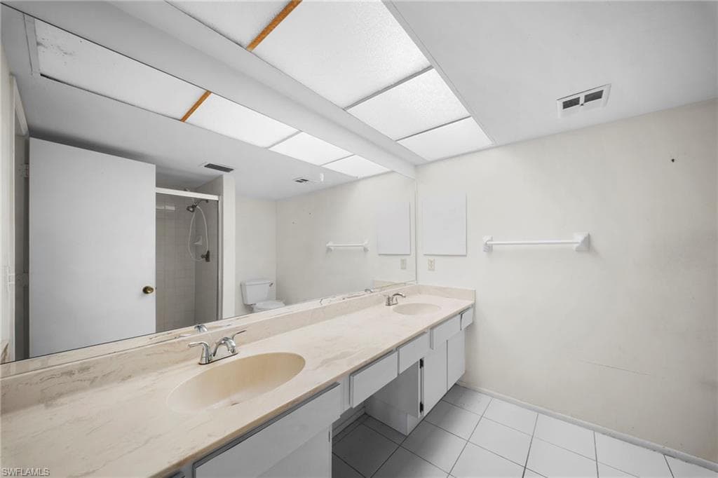 195 Cypress WAY E 8-21