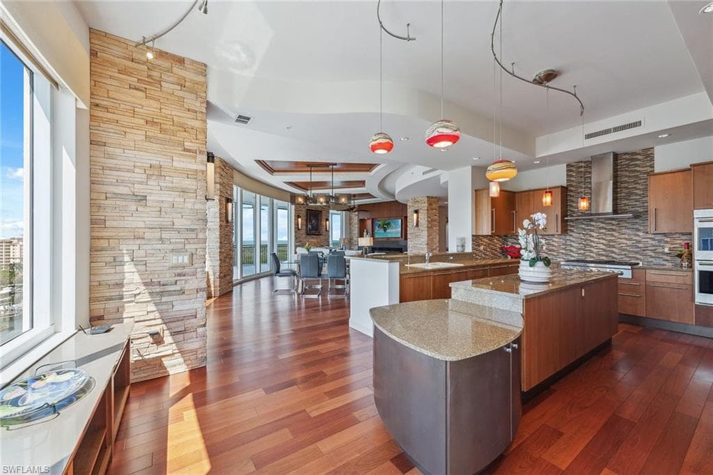 13675 Vanderbilt DR 1105-6