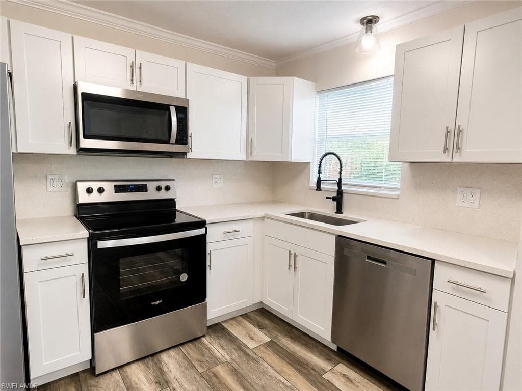 3325 Airport RD N R4-6