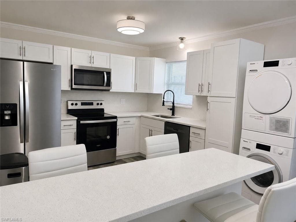 3325 Airport RD N R4-5