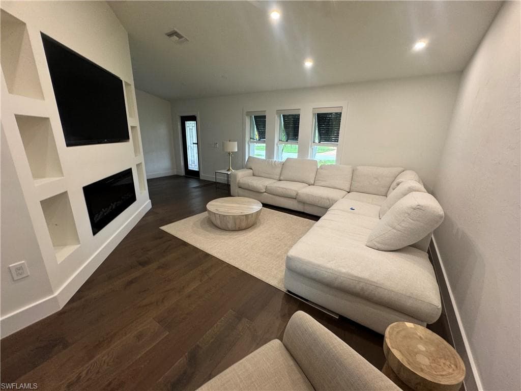 27500 Suffridge DR-9