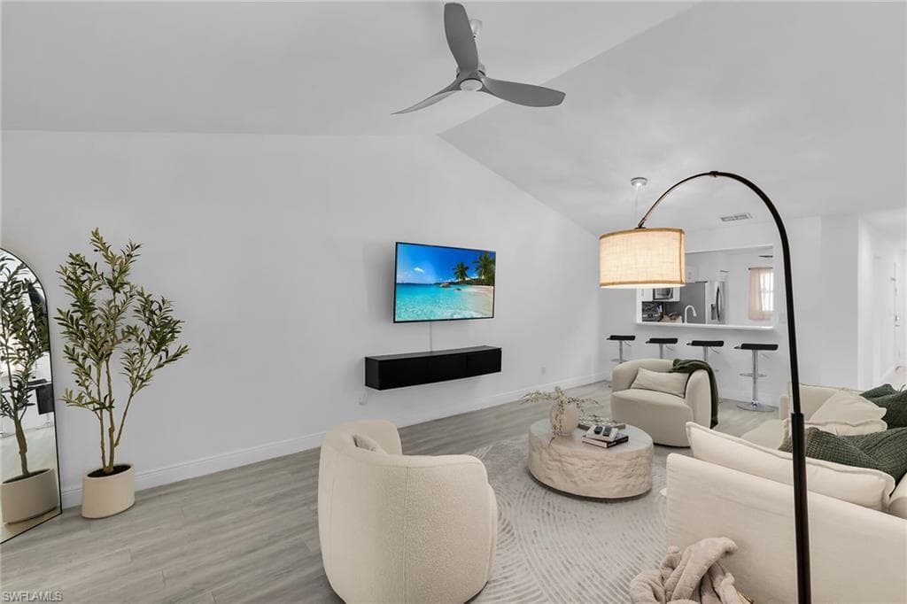653 Squire CIR 201-16