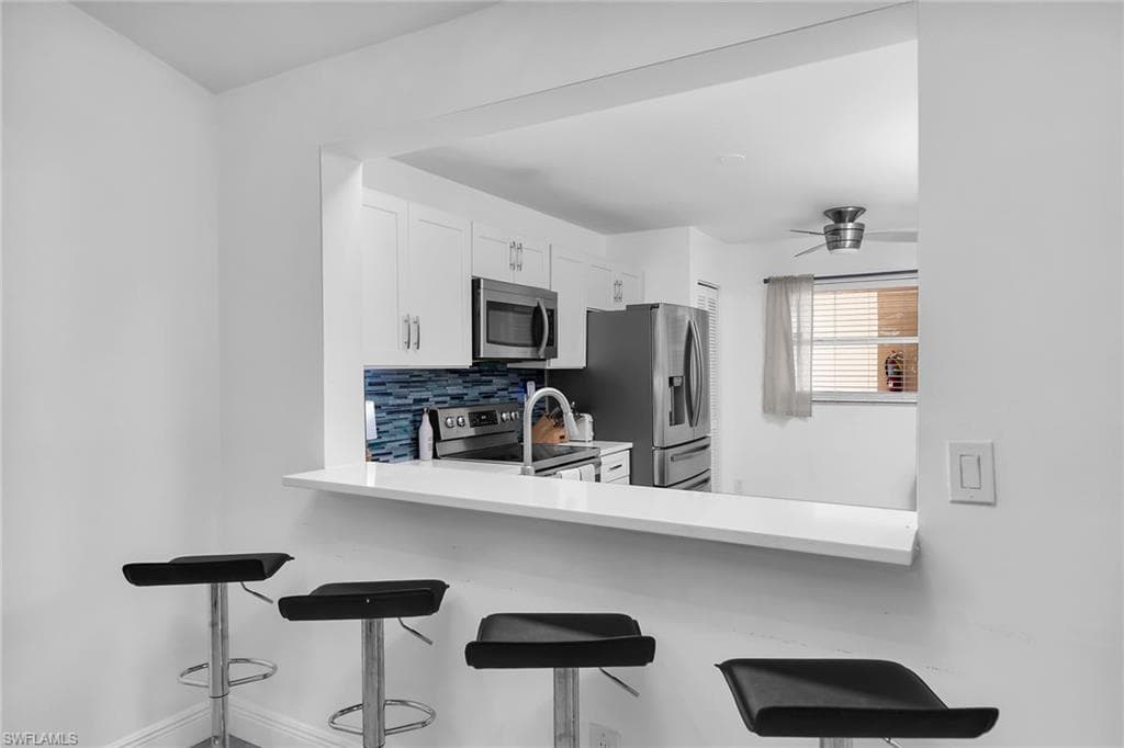 653 Squire CIR 201-7