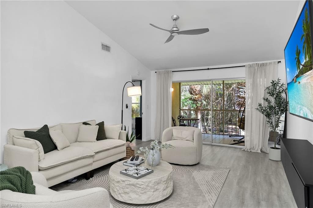 653 Squire CIR 201-9