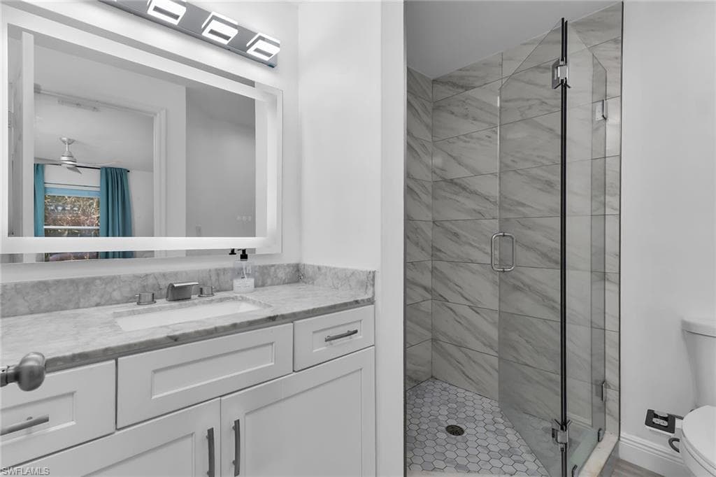 653 Squire CIR 201-15