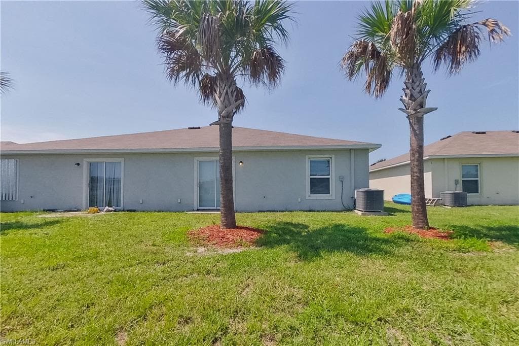 18310 Gibraltar LN-17