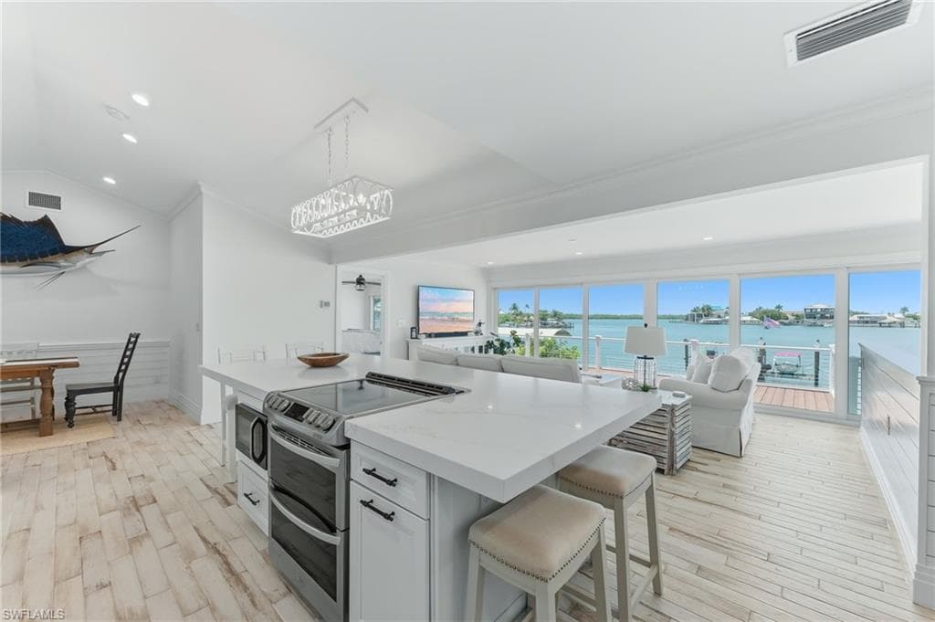 23 Pelican ST-13