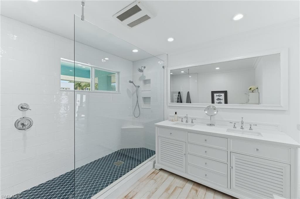 23 Pelican ST-28